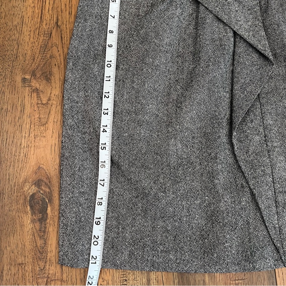 Banana Republic Charcoal Pencil Skirt With Bow Detail Size 8 - Picture 5 of 6